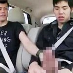 【ゲイ動画 xvideos】ゴールデンウィークの車内では運転中にドライブフェラ、手コキし巨根をがっつり勃起