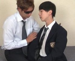 【ゲイ動画】教師と生徒の禁断の関係！先生からリードされ優しく愛撫される男の子がケツマンに挿入される！
