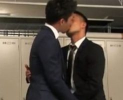【ゲイ動画】イケメンリーマン二人が誰もいない更衣室で大胆にゲイセックスを楽しんじゃう！